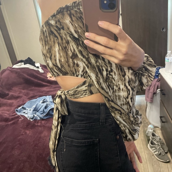 Crop top - Picture 3 of 4